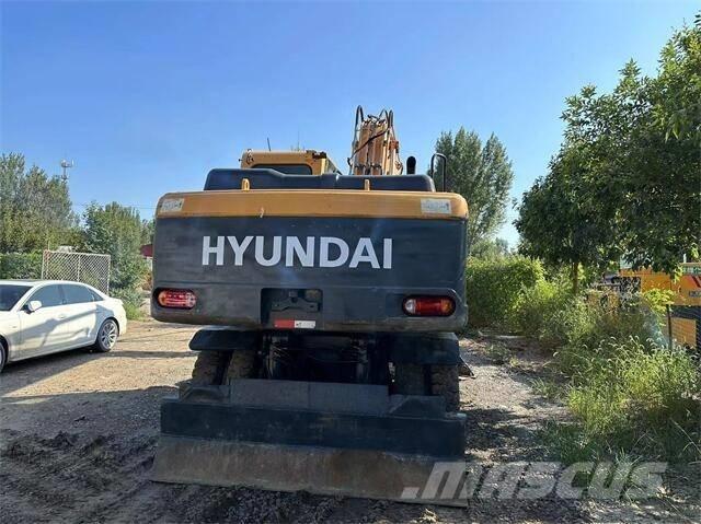 Hyundai 210W Колісні екскаватори