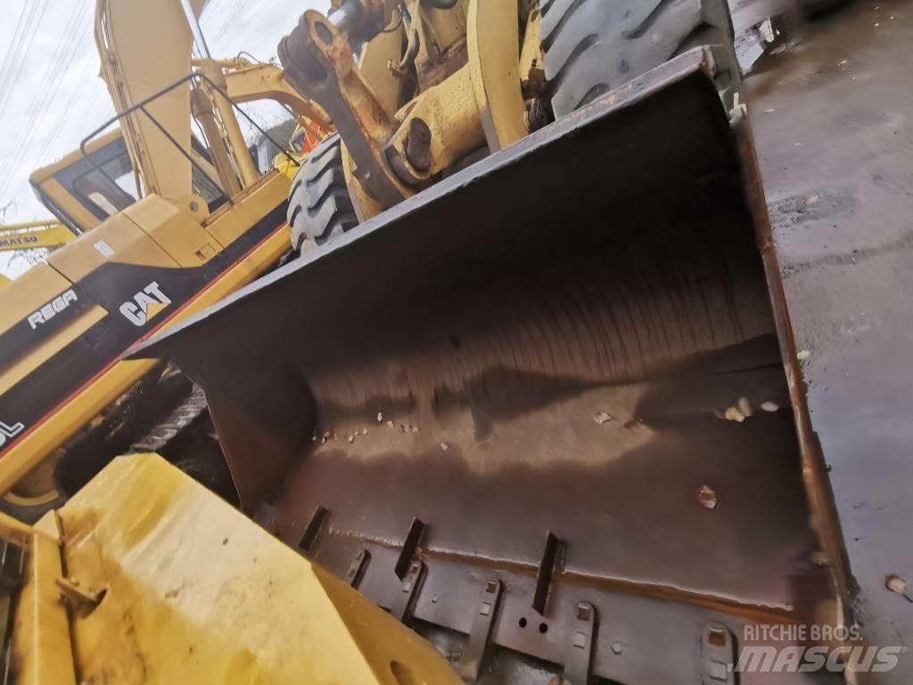 CAT 966F Фронтальні навантажувачі