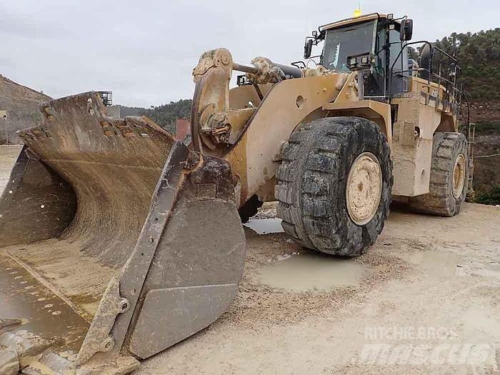 CAT 988K Фронтальні навантажувачі