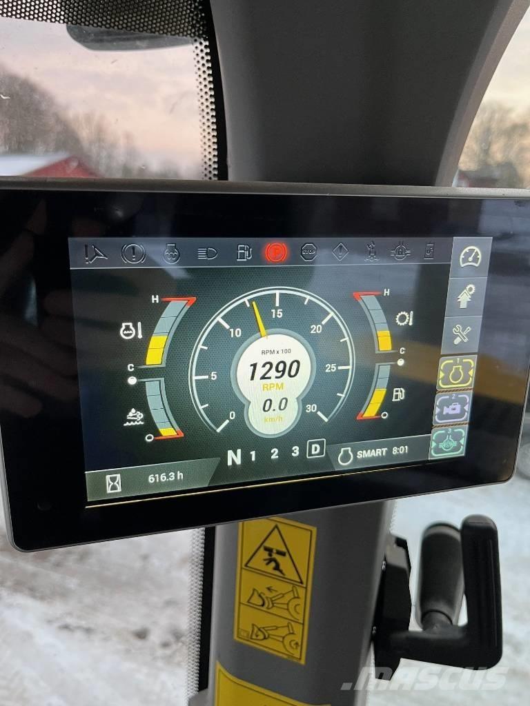 New Holland W 110D Телескопічний навантажувач