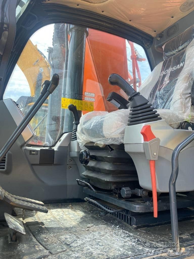 Doosan DX 300 Гусеничні екскаватори