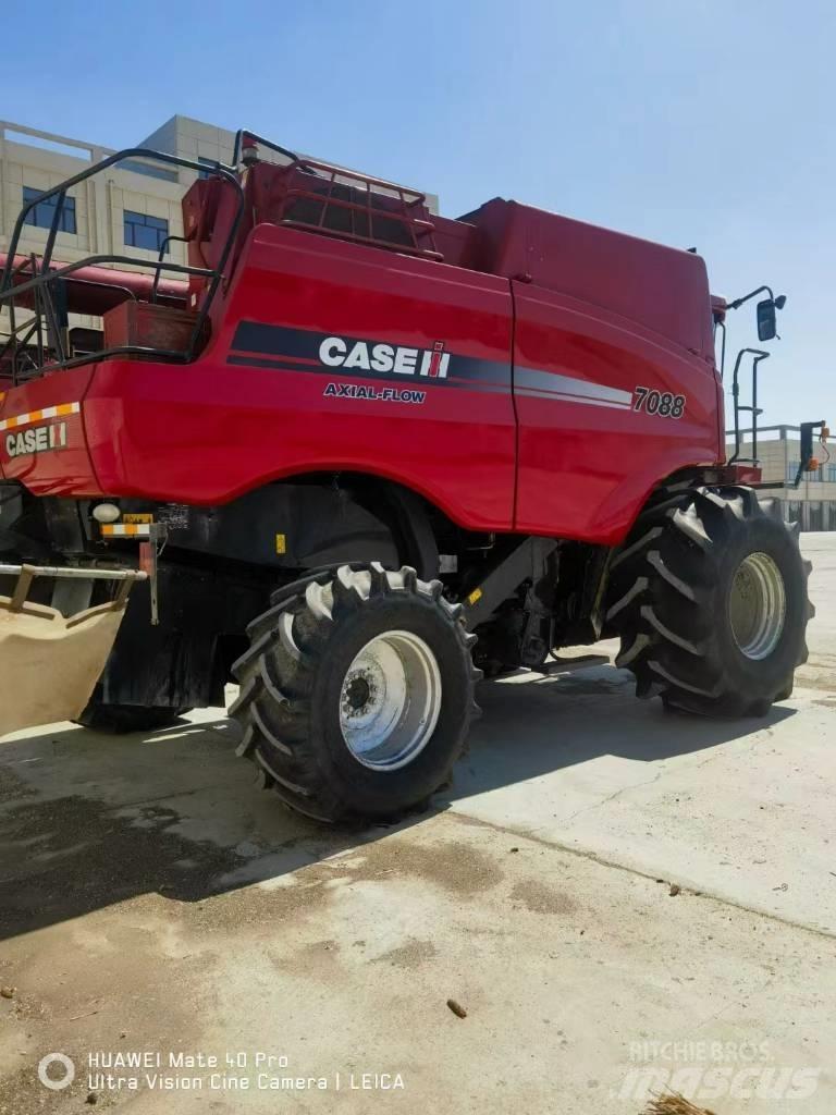 Case IH 7088 Зернозбиральні комбайни