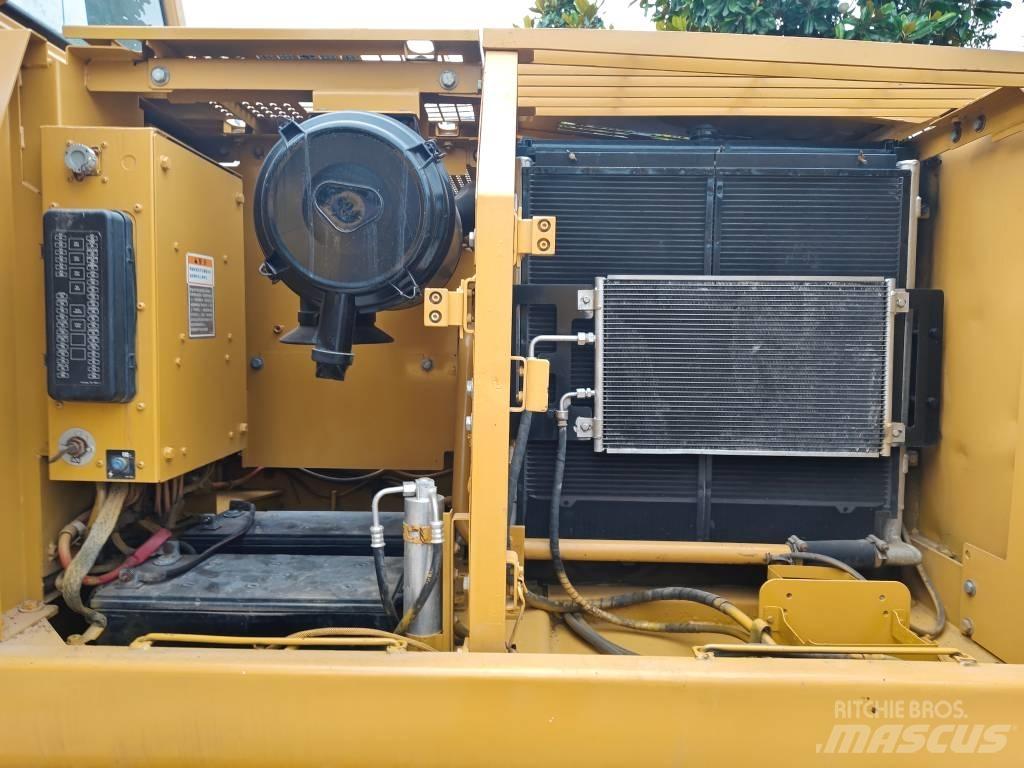 CAT 320 C L Гусеничні екскаватори