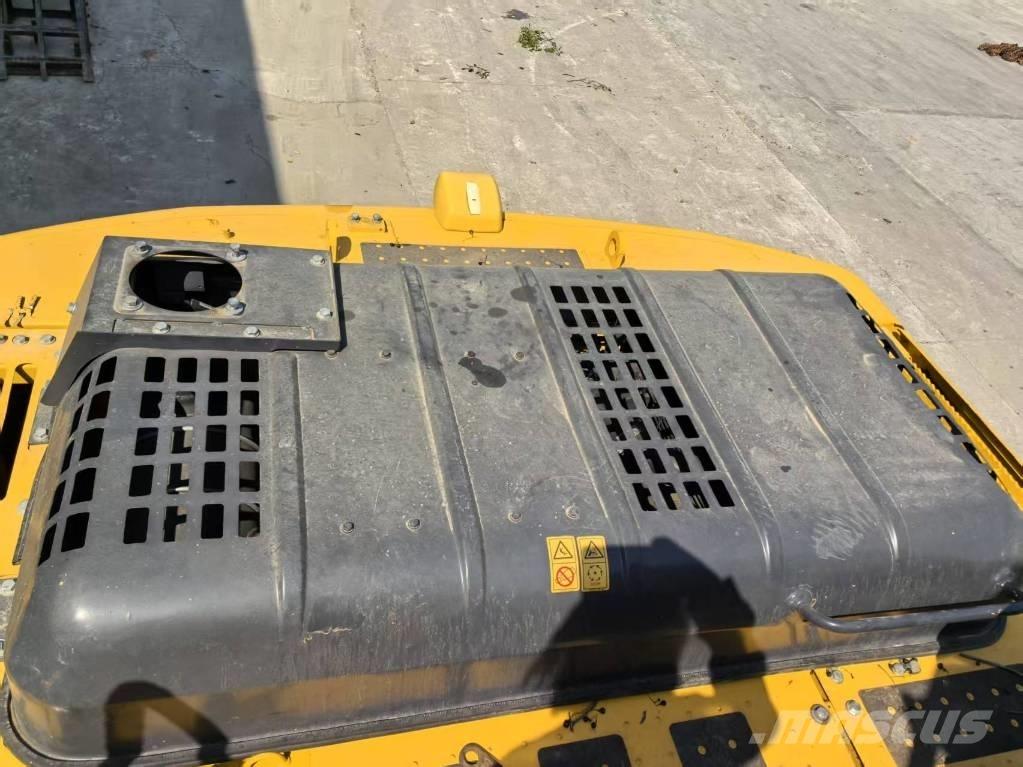 Komatsu PC 200-8 Гусеничні екскаватори