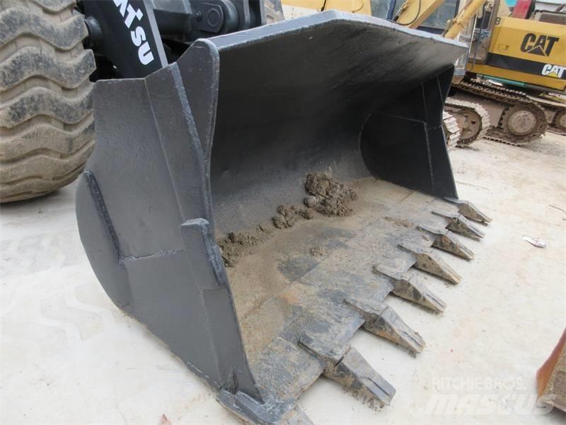 Komatsu WA 380 Фронтальні навантажувачі