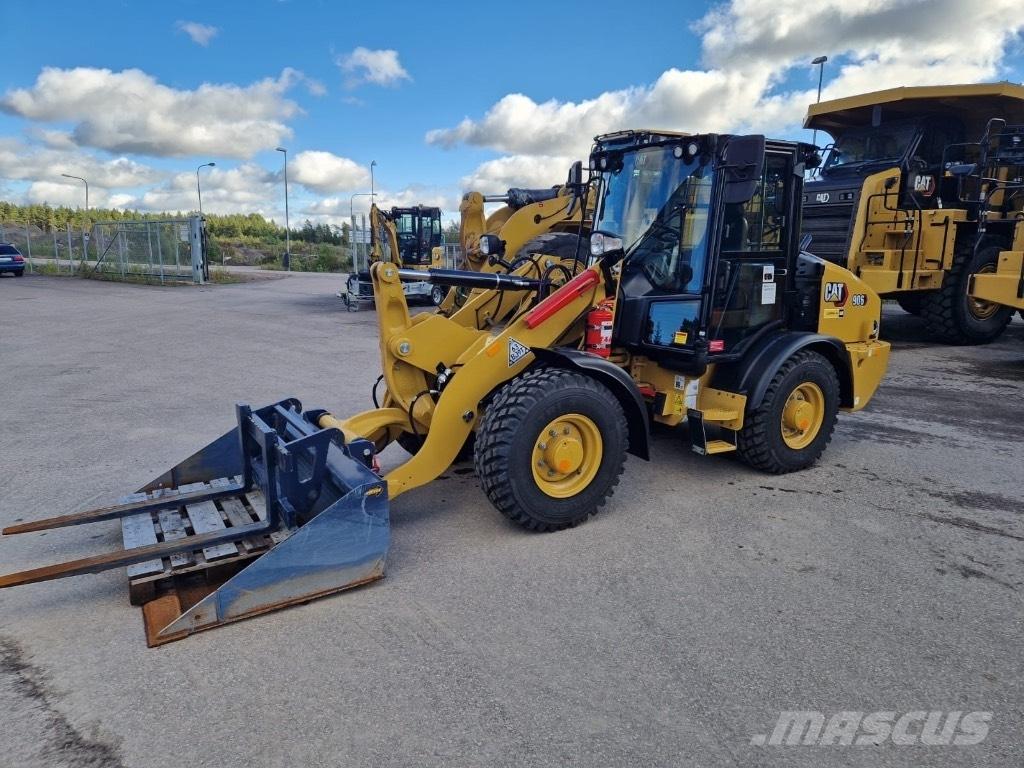CAT 906 Фронтальні навантажувачі