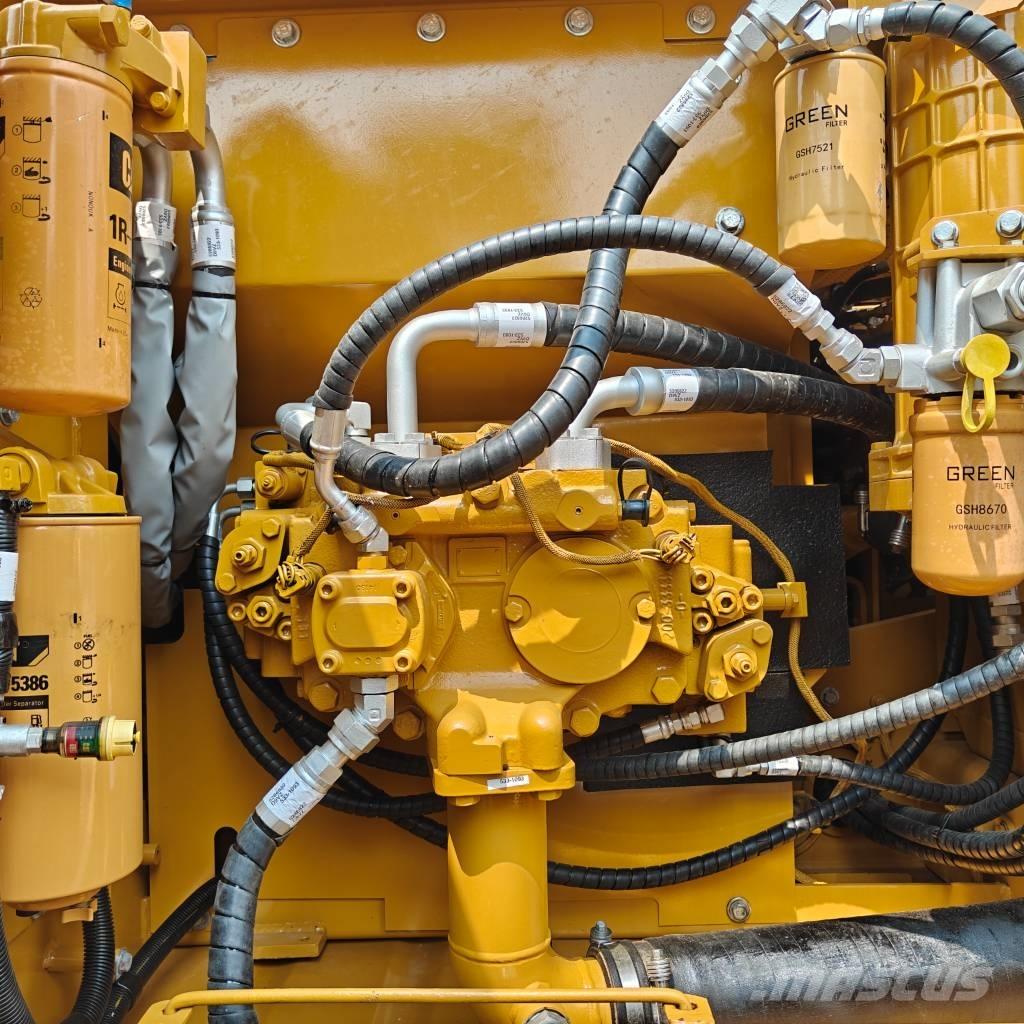 CAT 320D2L Гусеничні екскаватори