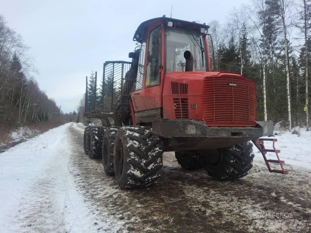Komatsu 835 Форвардери