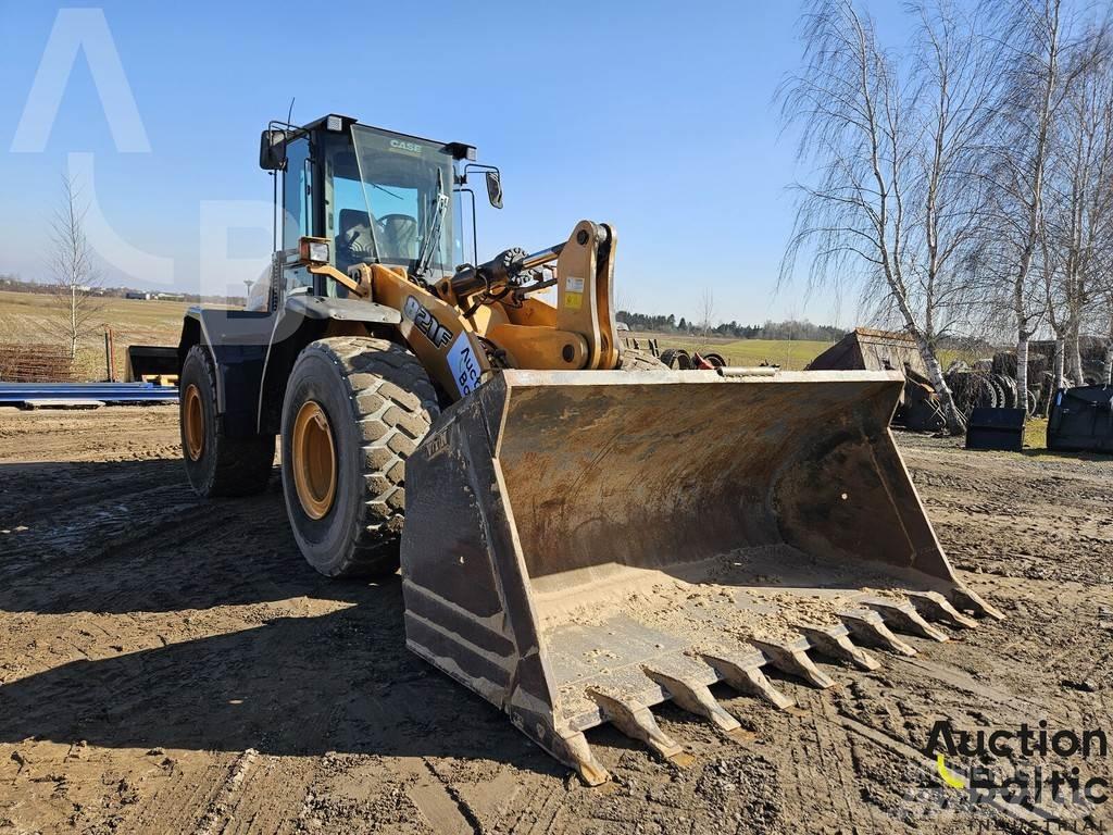 CASE 821 F Фронтальні навантажувачі