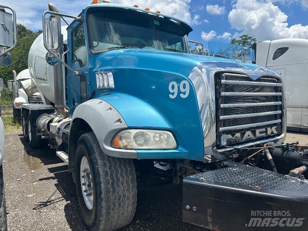 Mack GU 800 Вантажівки / спеціальні