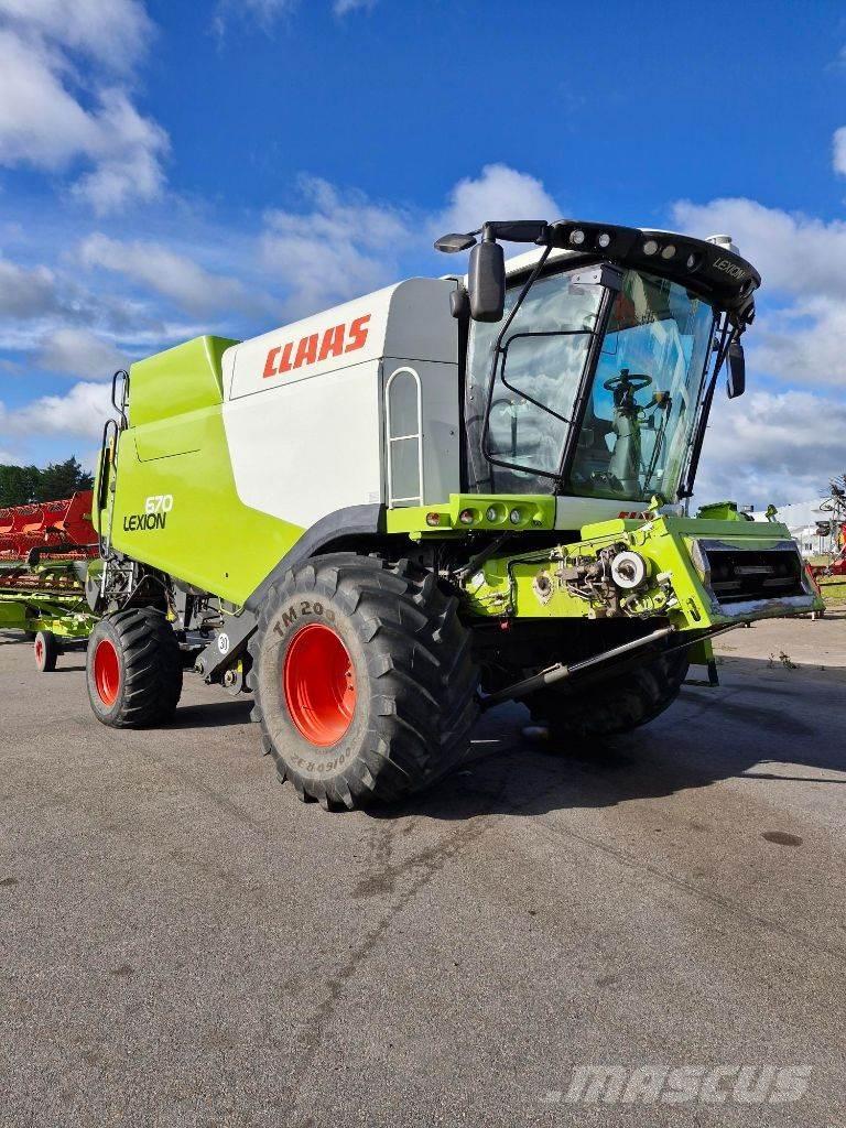 CLAAS Lexion 670 Зернозбиральні комбайни