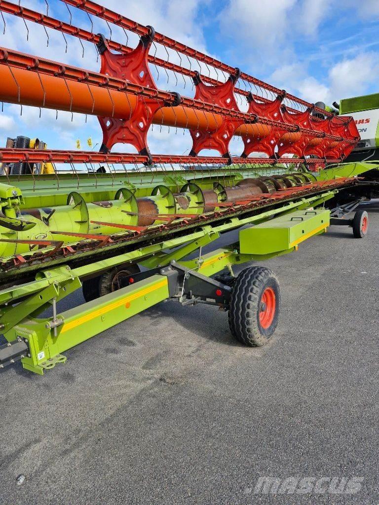 CLAAS Lexion 670 Зернозбиральні комбайни