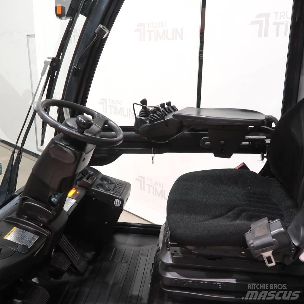 Toyota 52-8FDF25 Дизельні навантажувачі