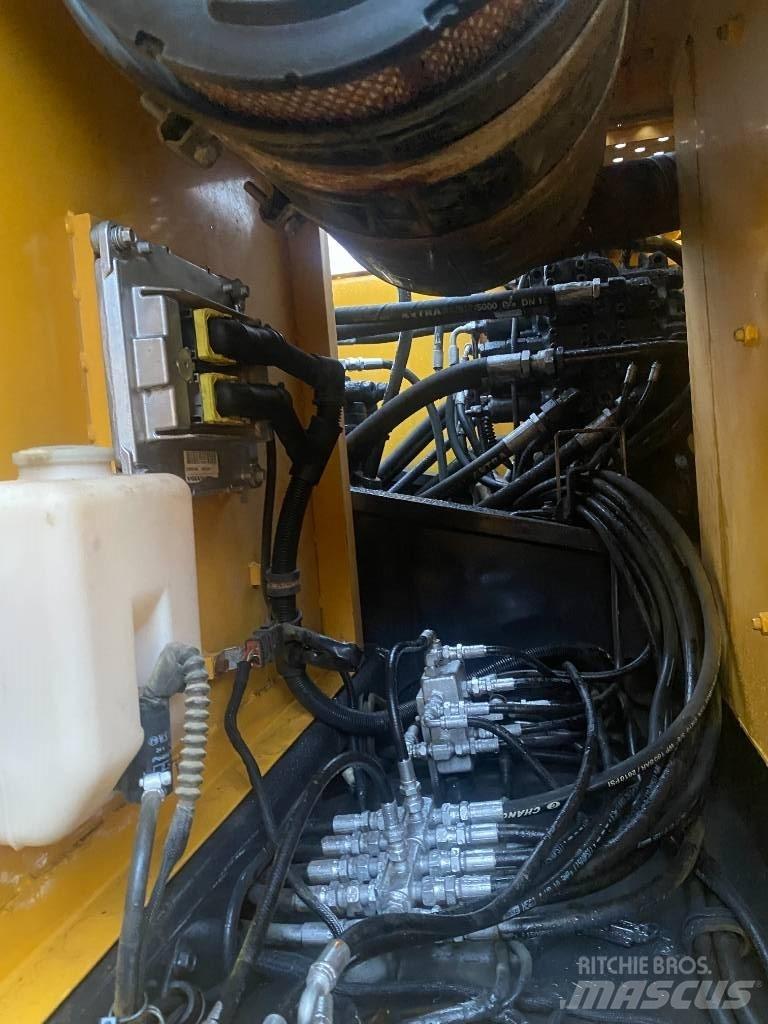 Volvo EC210BLC Гусеничні екскаватори