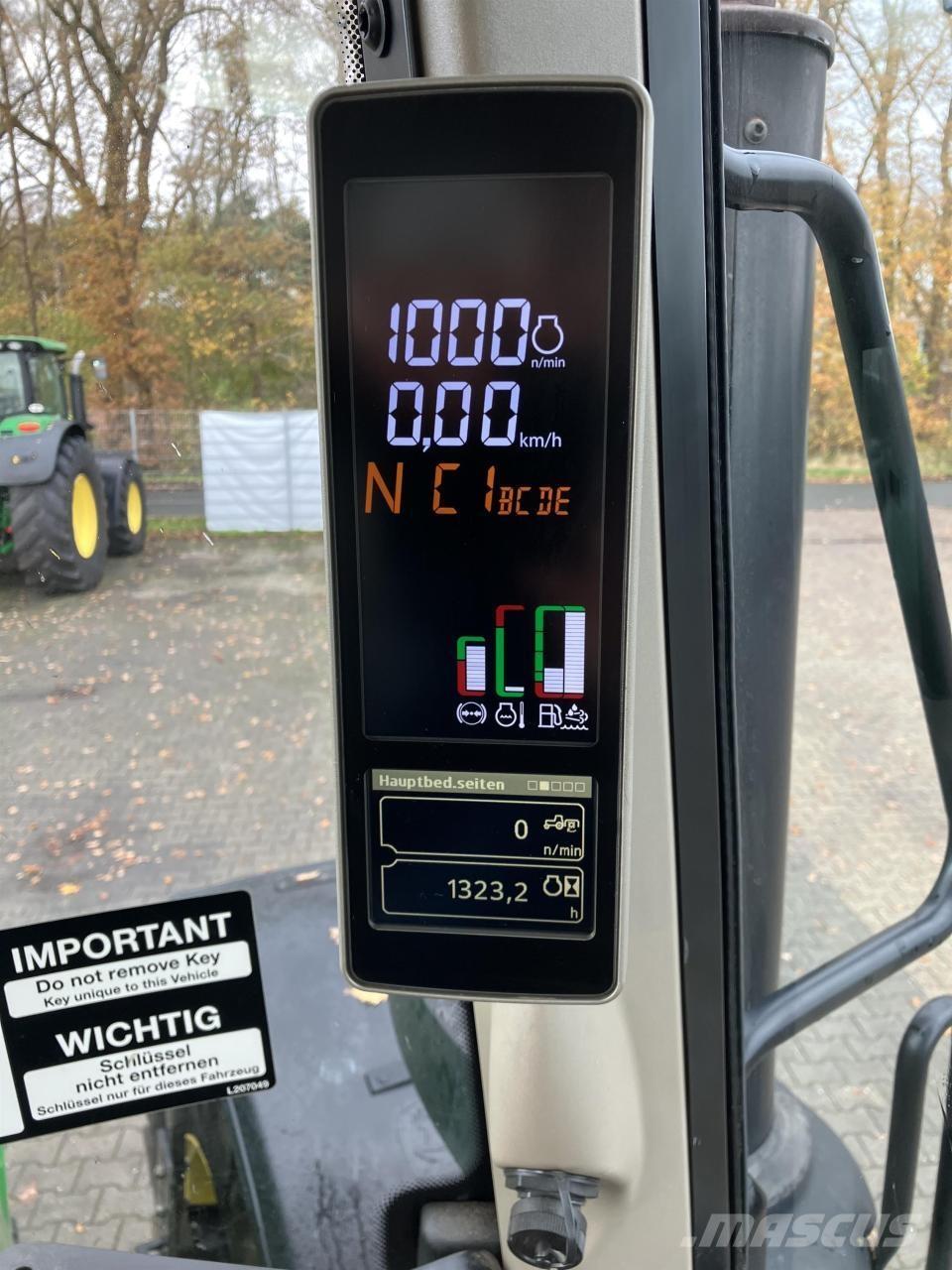 John Deere 6195M Трактори