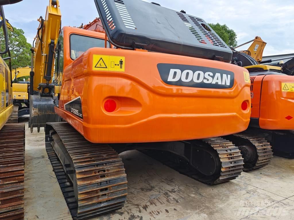 Doosan DX 225 LC-9C Гусеничні екскаватори