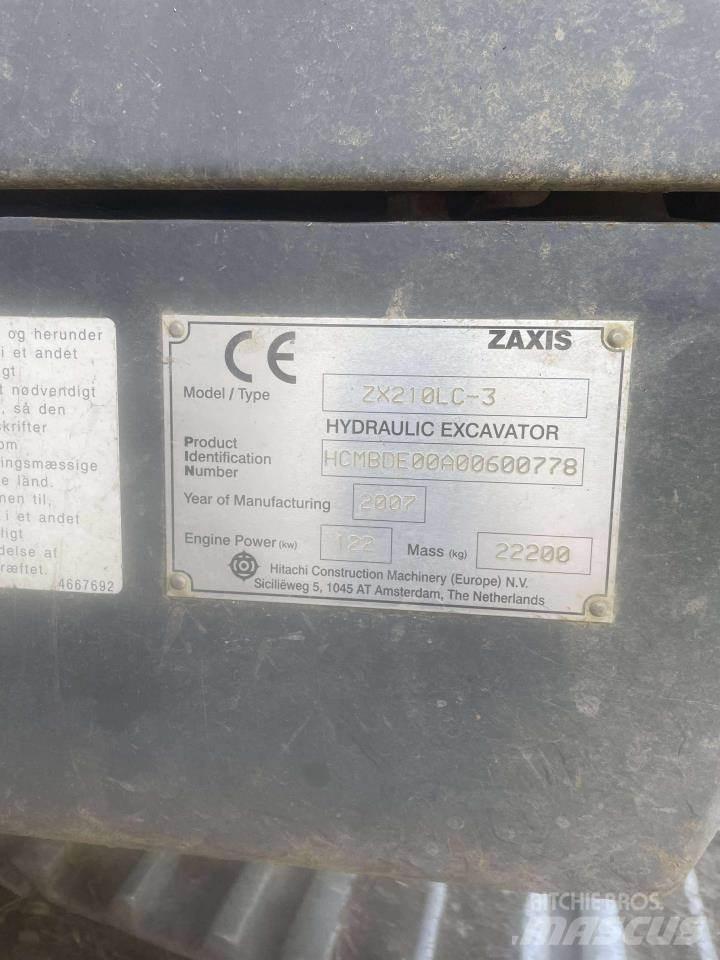 Hitachi ZX210 Гусеничні екскаватори