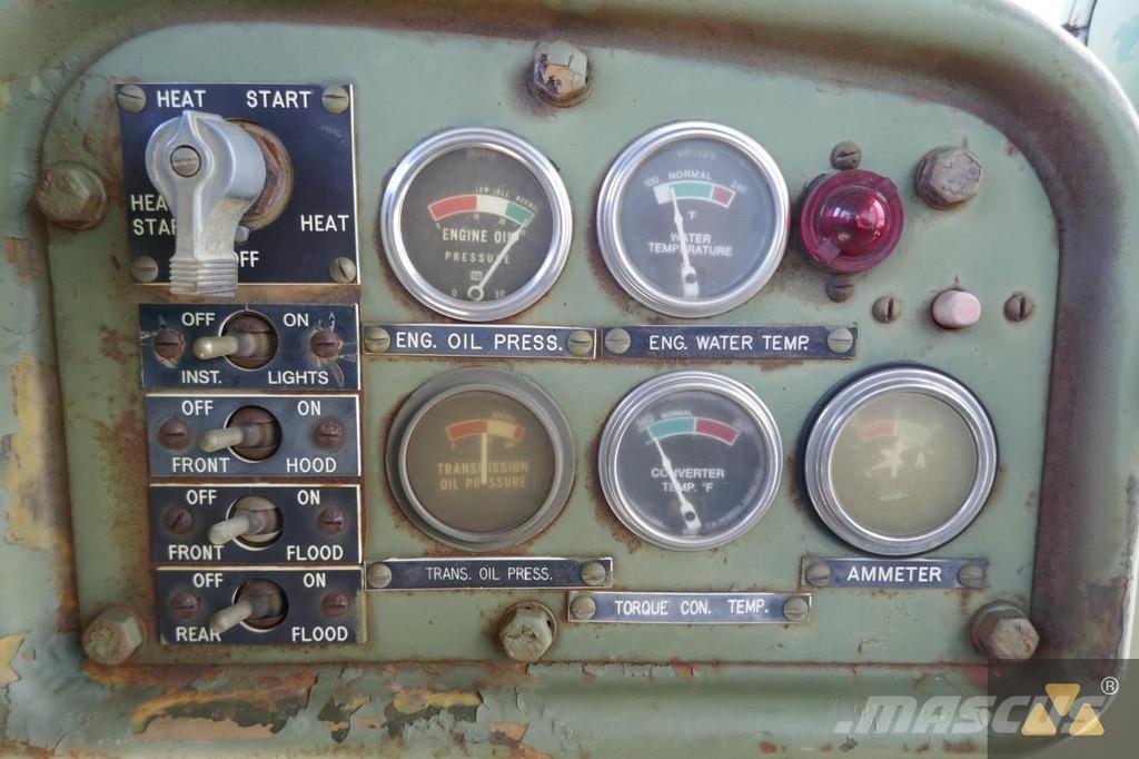 CAT D7F Ex-army Гусеничні бульдозери