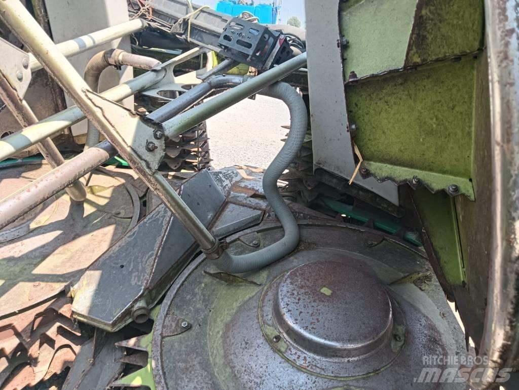 CLAAS Orbis 600 Кормозбиральні комбайни