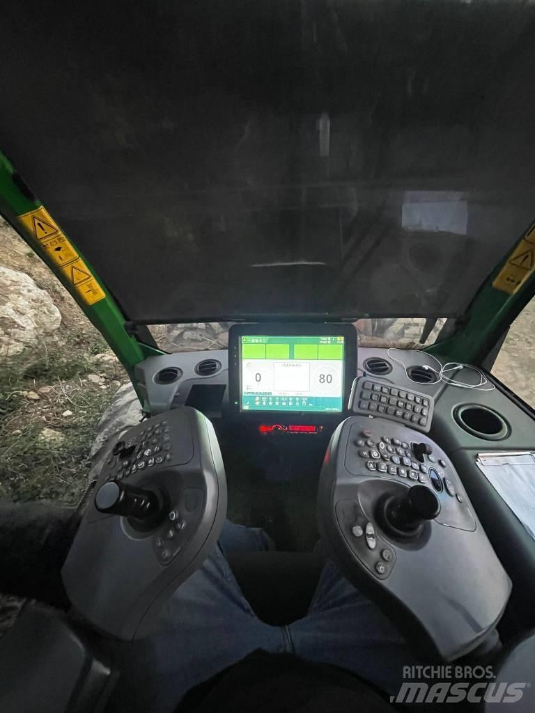 John Deere 1270 G Харвестери