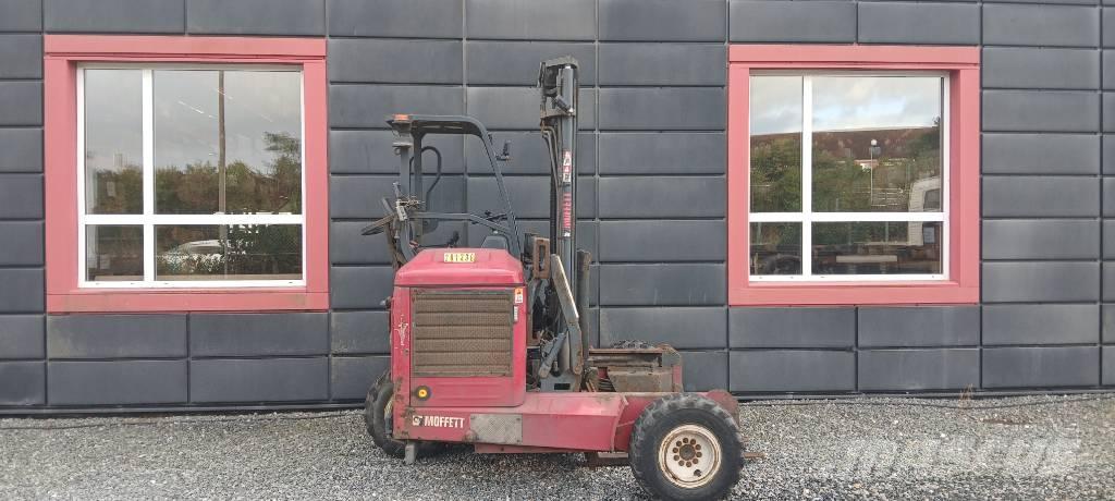 Moffett M5 25.3P NX Дизельні навантажувачі