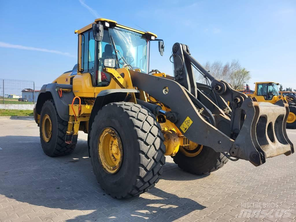 Volvo L 120 H Фронтальні навантажувачі