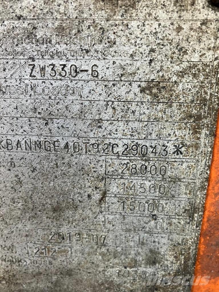 Hitachi ZW330-6 Фронтальні навантажувачі