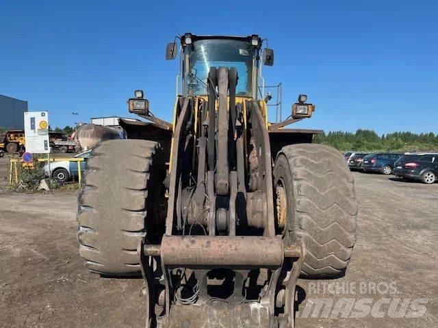 Volvo L220D Фронтальні навантажувачі