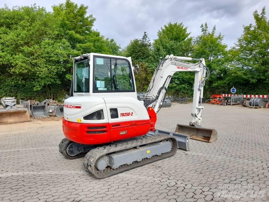 Takeuchi TB 250-2 Міні-екскаватори < 7т