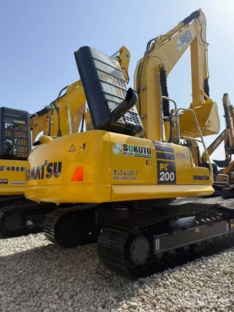 Komatsu 200-8 Гусеничні екскаватори