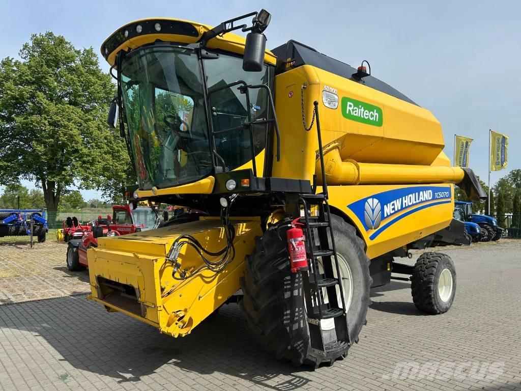New Holland TC 5070 Зернозбиральні комбайни
