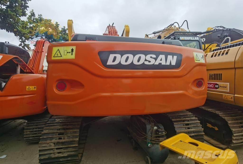 Doosan DX 225 LC Гусеничні екскаватори