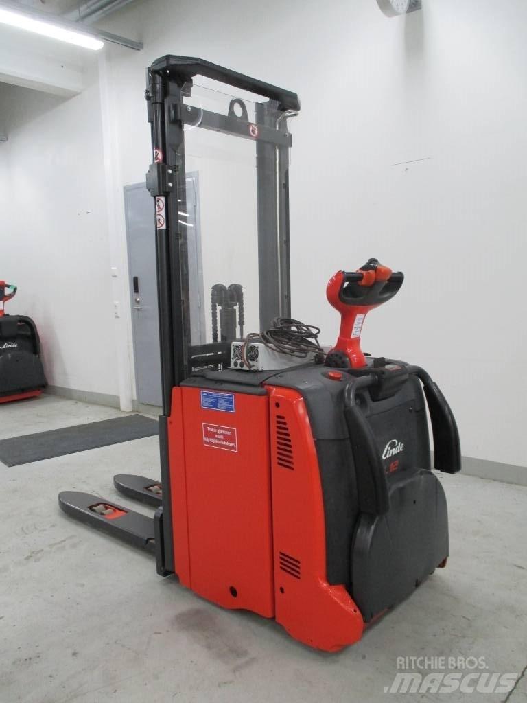 Linde L 12 AP Самохідні електроштабелери