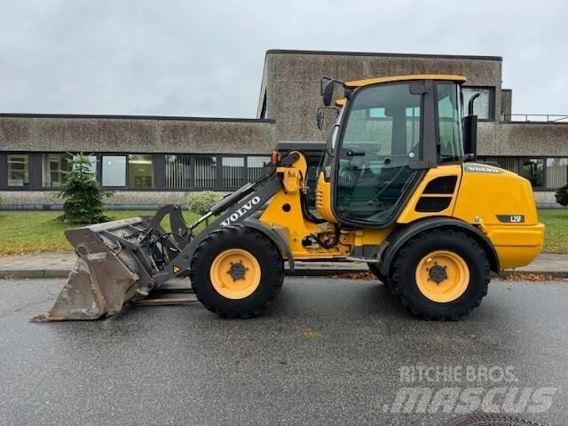 Volvo L 25 F Фронтальні навантажувачі