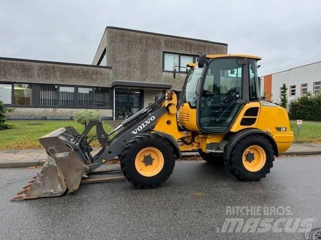 Volvo L 25 F Фронтальні навантажувачі