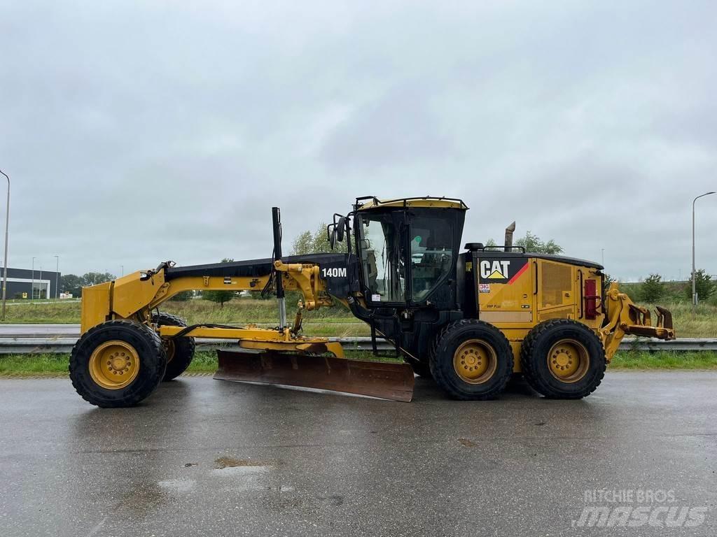 CAT 140M Грейдери