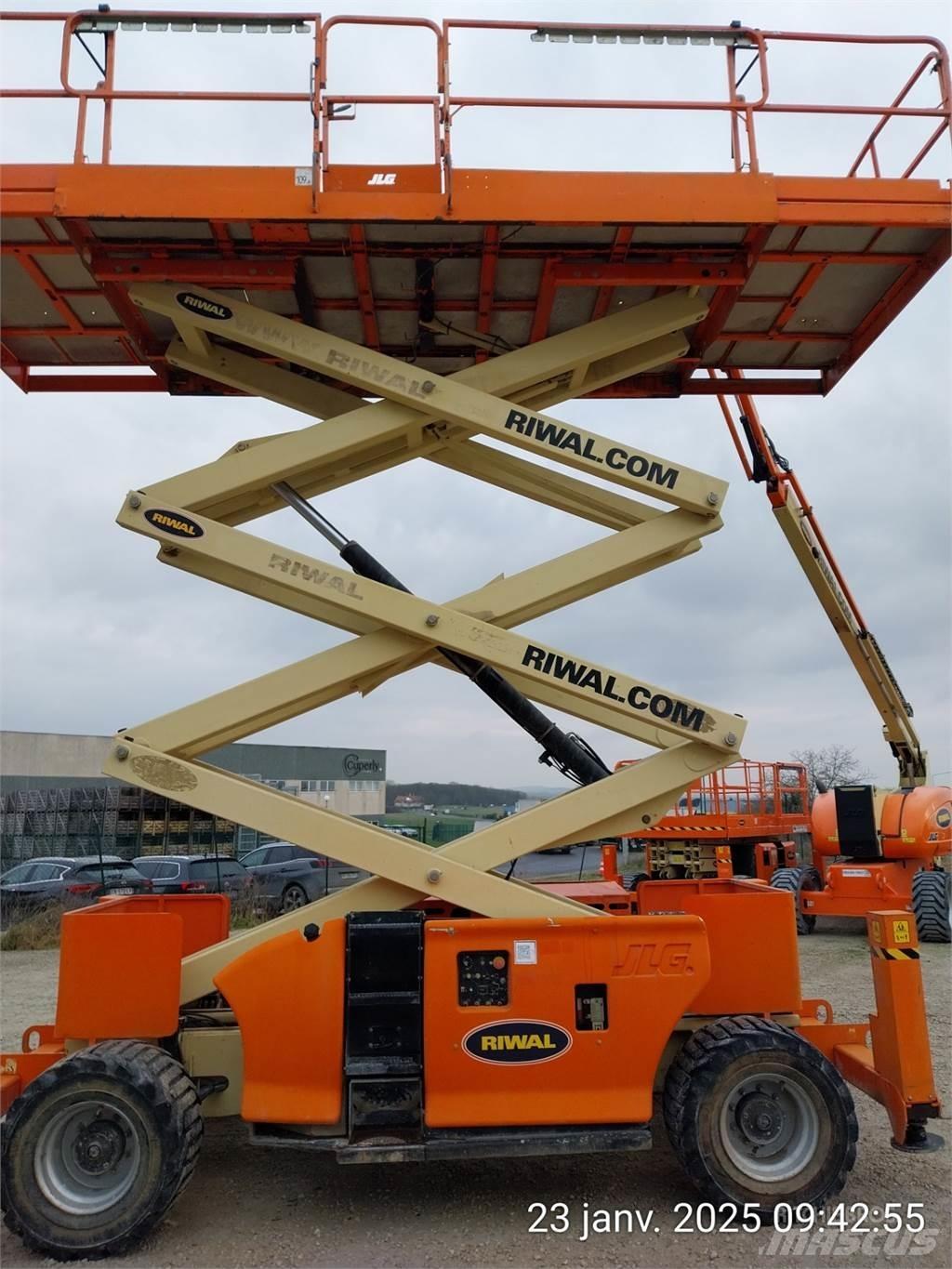 JLG 3394RT Підйомники-ножиці