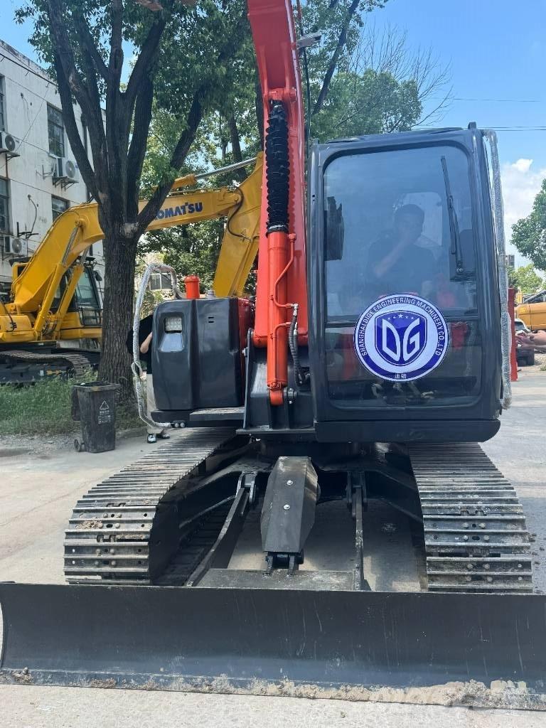 Hitachi ZX 70 Гусеничні екскаватори