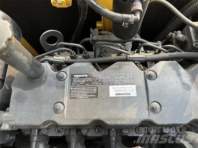 Komatsu PC210-8 Гусеничні екскаватори