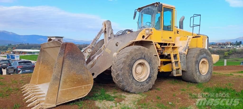 Volvo L 220 E Фронтальні навантажувачі