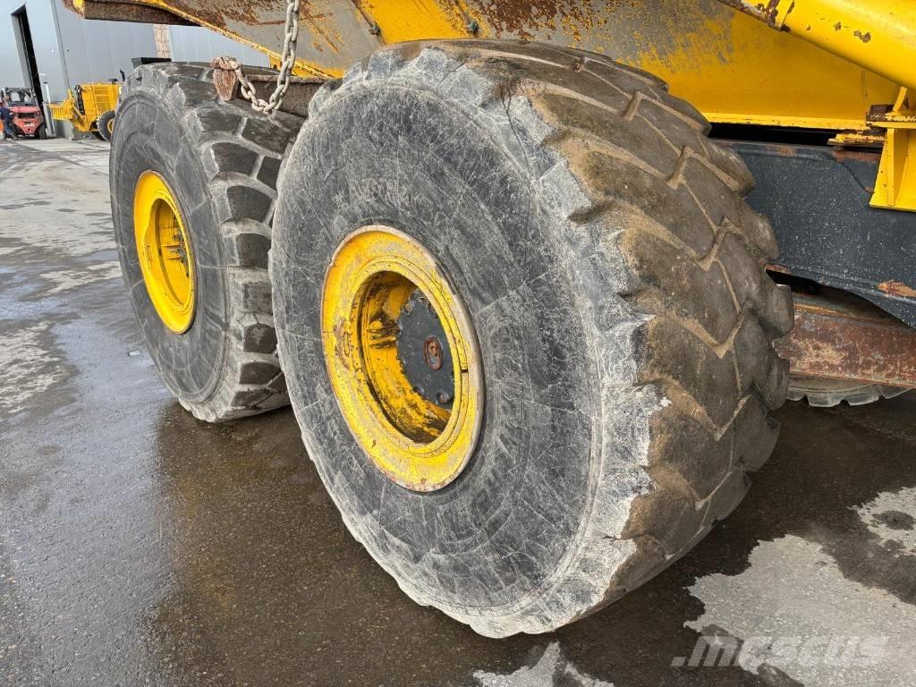 Komatsu HM 400-5 Зчленовані самоскиди