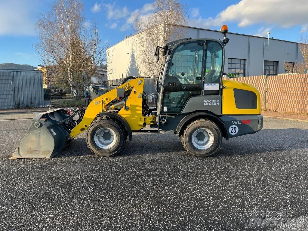 Wacker Neuson WL 32 Фронтальні навантажувачі
