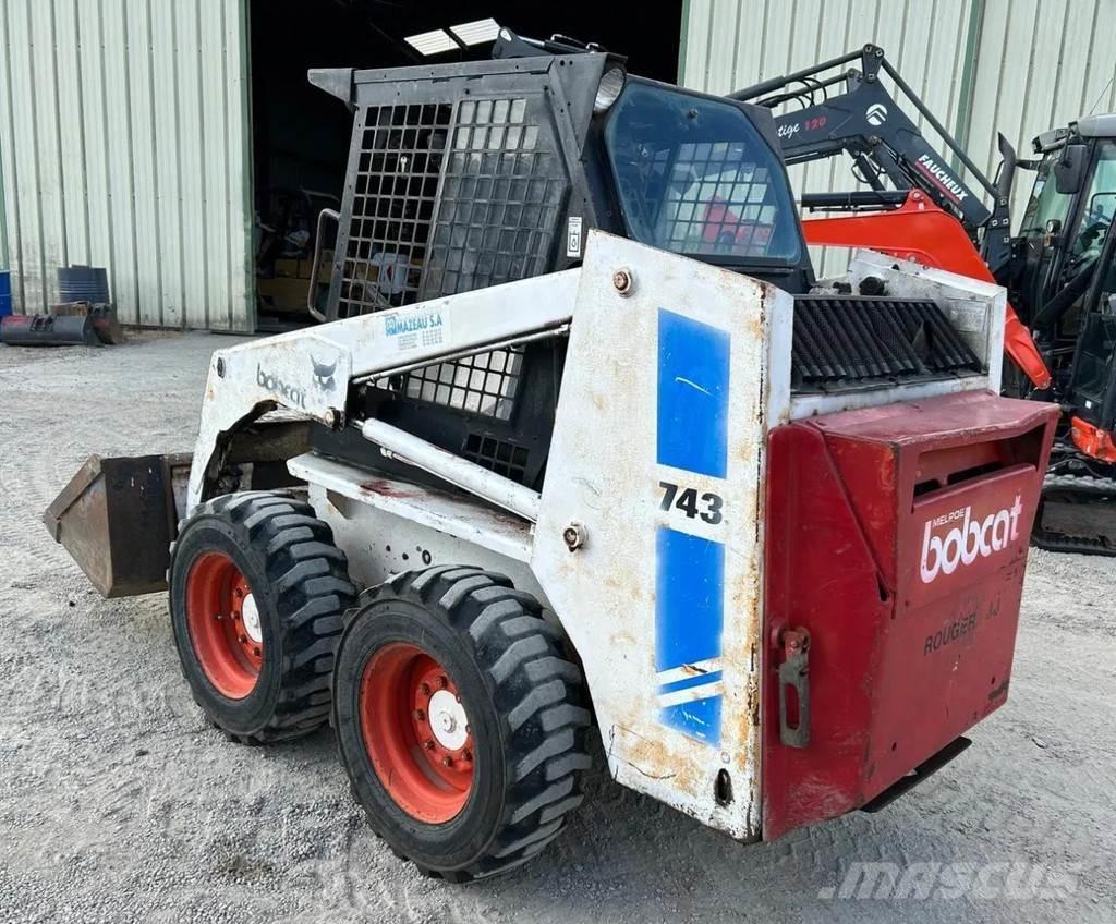 Bobcat 743 Міні-навантажувачі