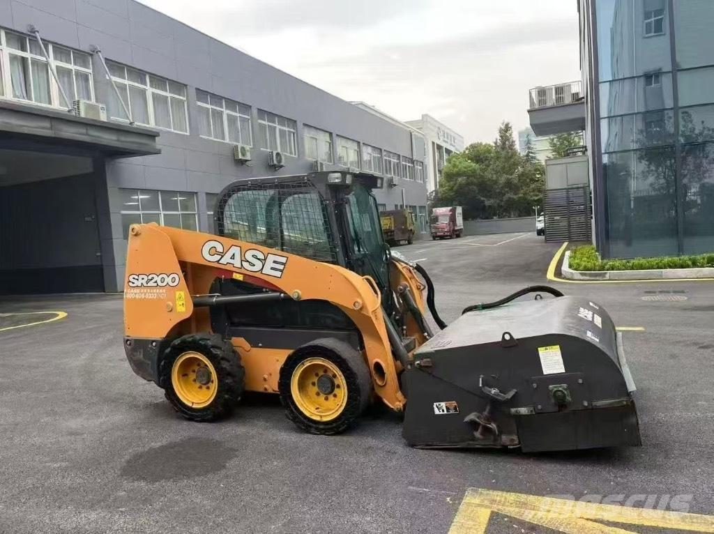 CASE SR 200 Міні-навантажувачі