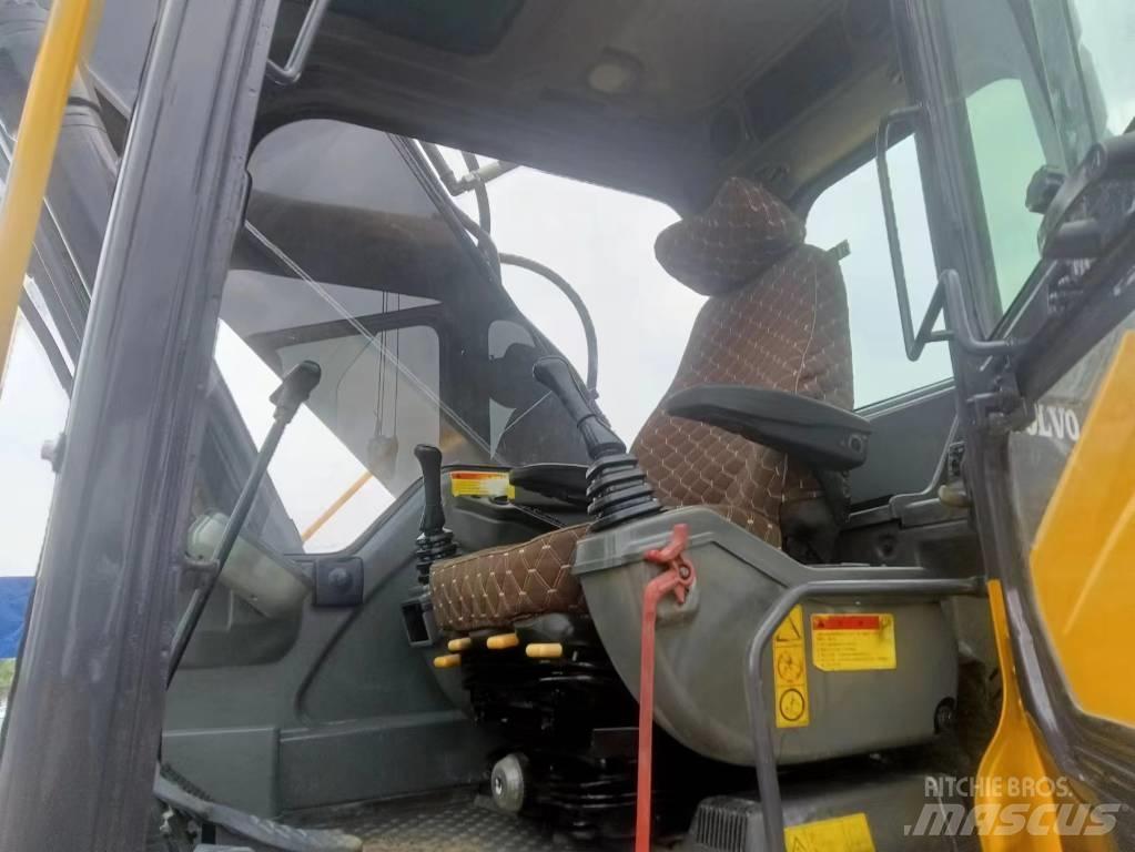 Volvo EC 290 DL Гусеничні екскаватори