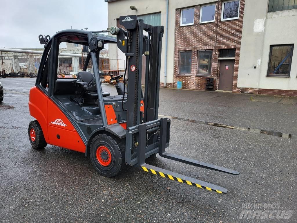 Linde H 30 T Газові навантажувачі