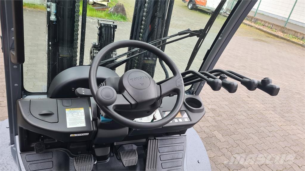 Toyota 02-8FGJF35 Газові навантажувачі