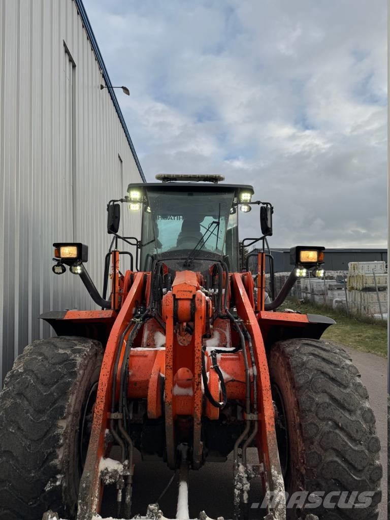 Hitachi ZW 250 Фронтальні навантажувачі