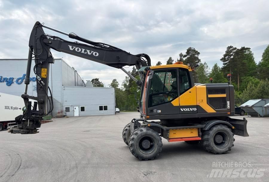 Volvo EW160E Колісні екскаватори