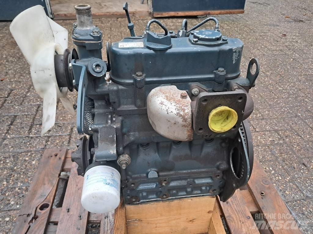 Kubota D722 Двигуни